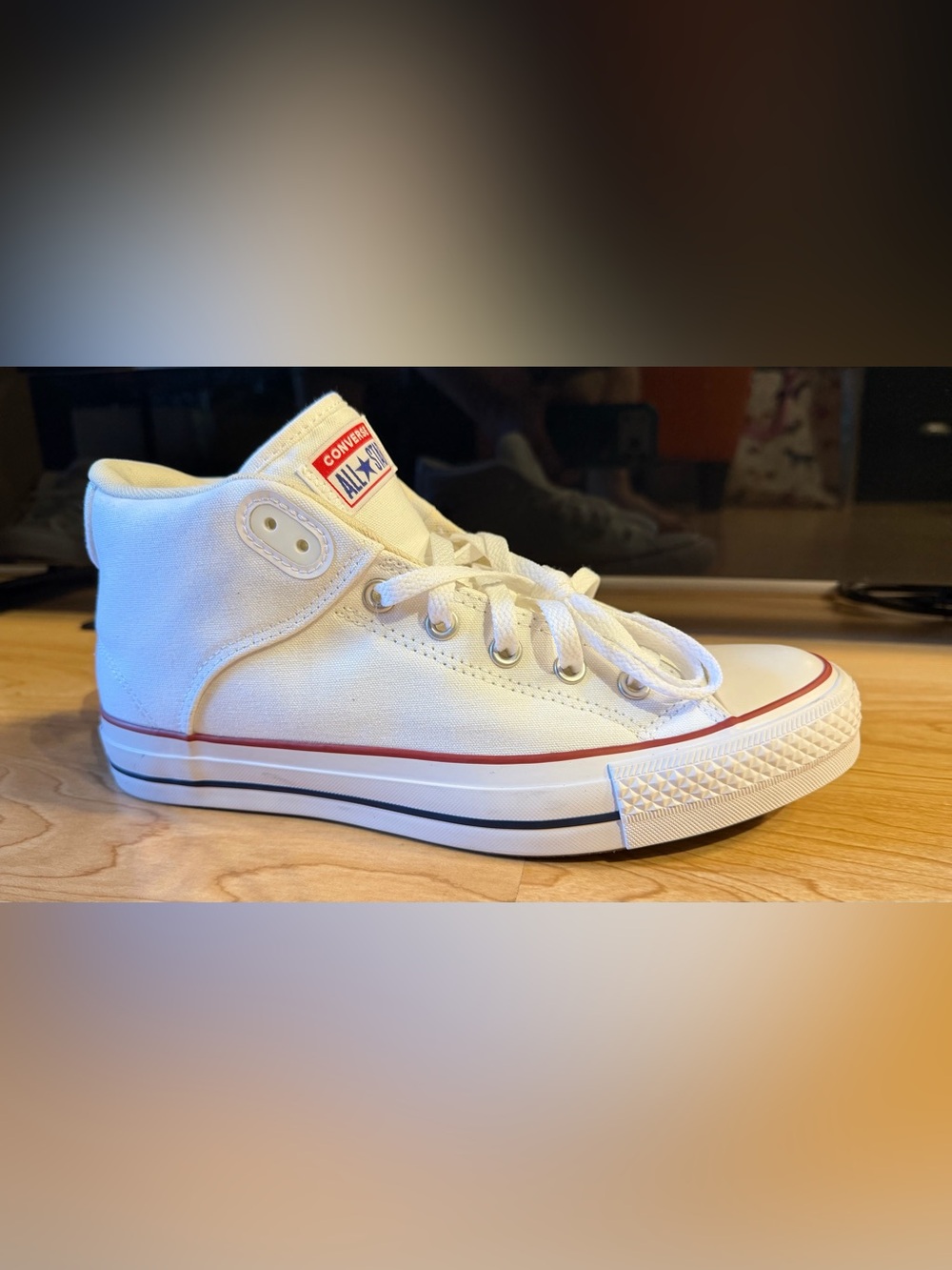 NWOT Converse Chuck Taylor Tremont Street Mid White M10/W12